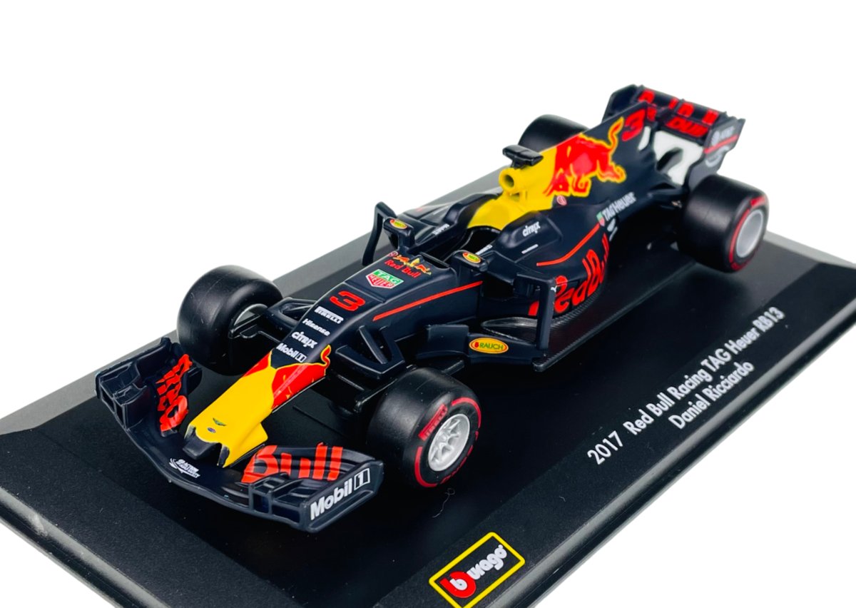 BBURAGO RACE 2017 RED BULL RACING RB13 #3 DANIEL RICCIARDO 1:32