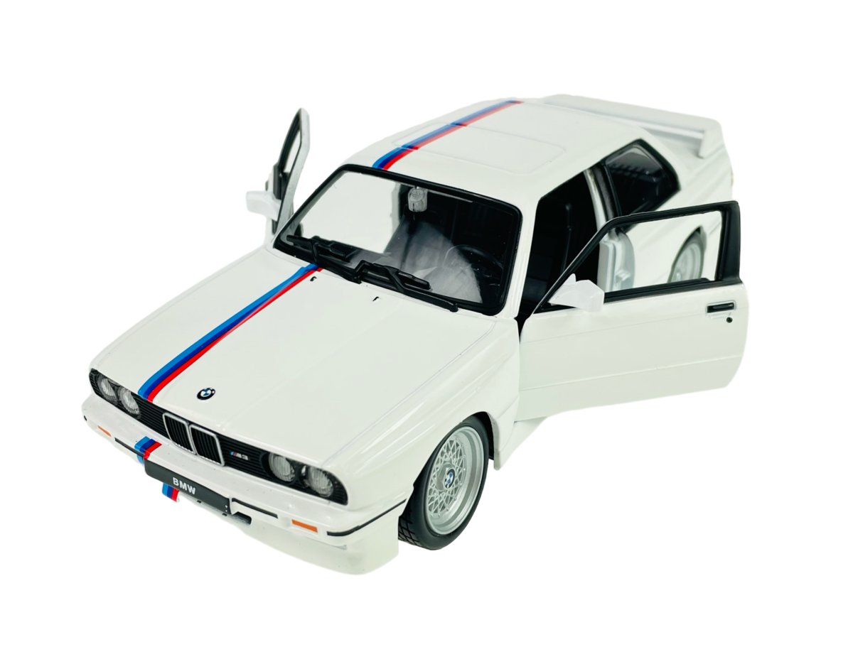 BBURAGO 1988 BMW 3 SERIES M3 E30 BIAŁY 1:24 21100