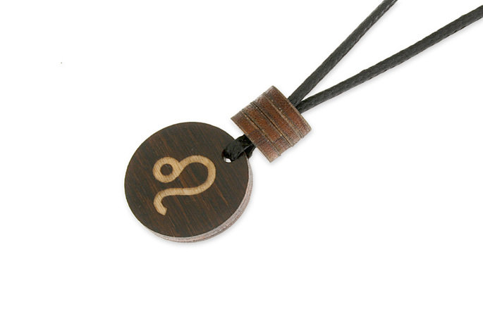 Wisiorek Znak Zodiaku LEW drewniany regulowany na sznurku