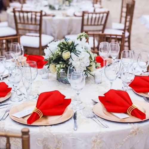 Serwetka pod talerze gładka wielorazowa, elegancka, obiadowa czerwona