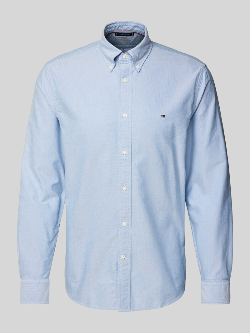 Koszula casualowa o kroju regular fit z kołnierzykiem typu button down