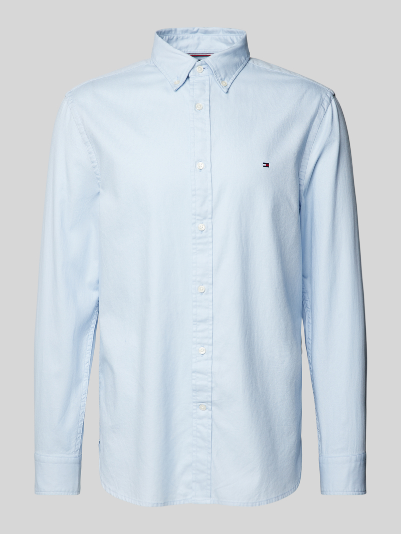 Koszula casualowa o kroju regular fit z kołnierzykiem typu button down