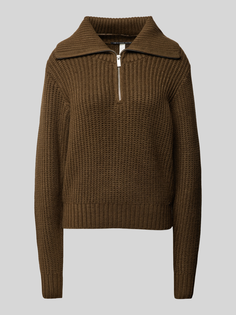 Sweter z dzianiny z kołnierzem