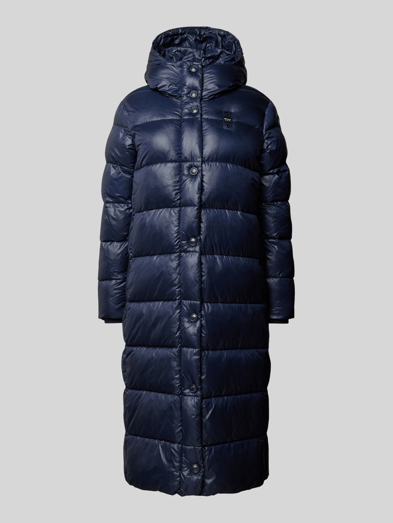 Płaszcz pikowany z naszywką z logo