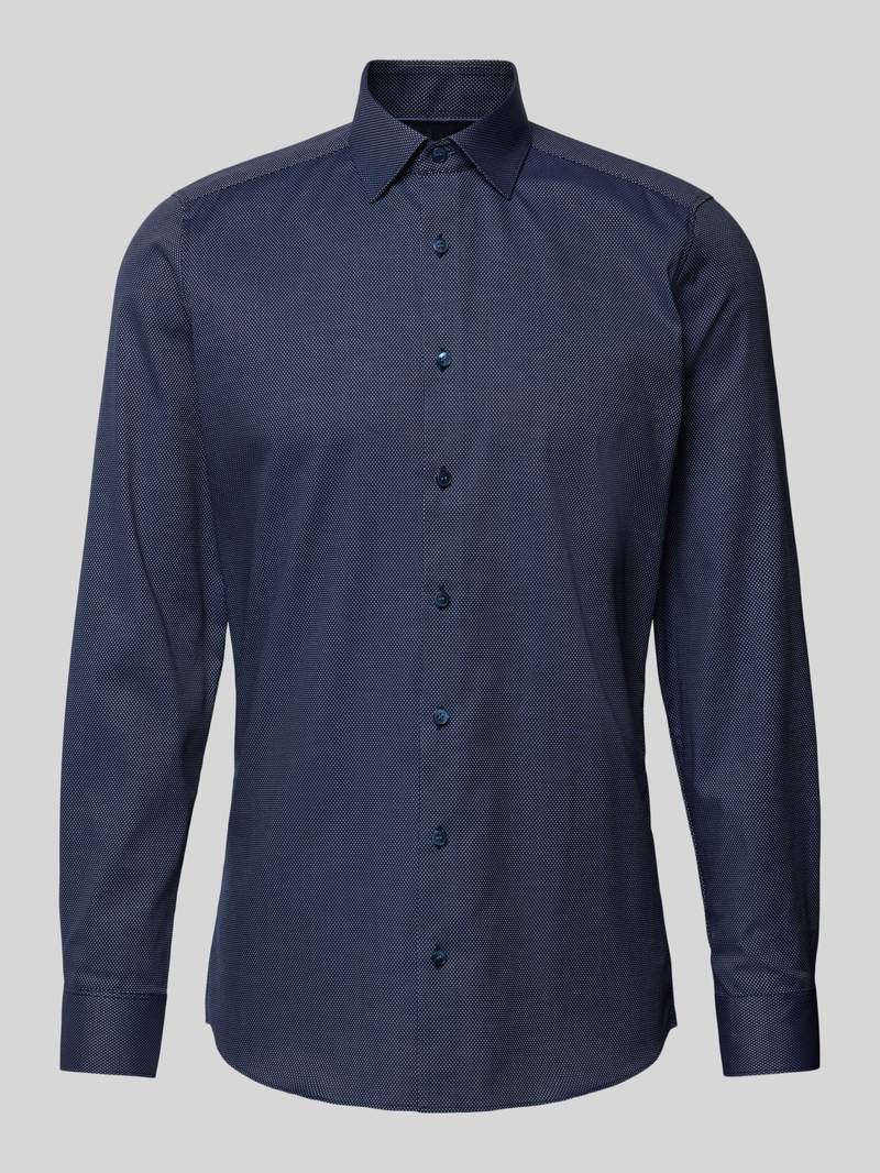 Koszula biznesowa o kroju body fit z kołnierzykiem typu kent