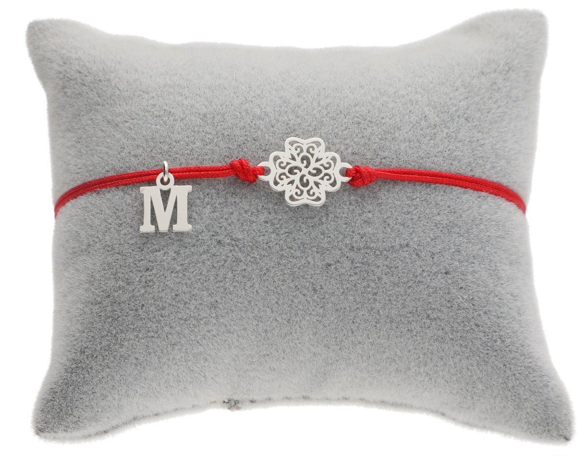 Bransoletka sznurkowa z koniczynką na szczęście i literką SREBRO 925