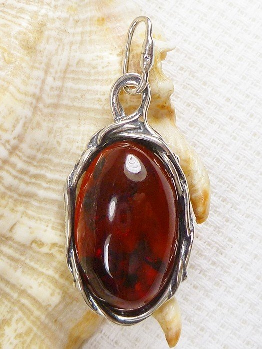 Wisiorek srebrny z bursztynem 615-57