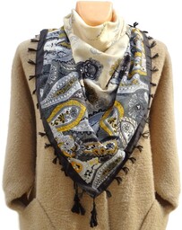 Chusta damska ludowa folk duża z frędzlami DB-10C czarna