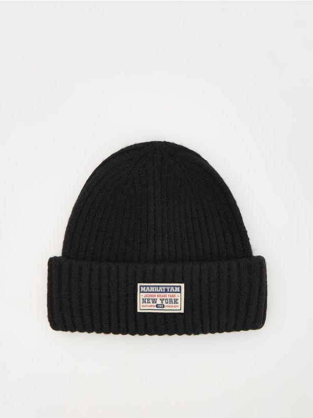 Reserved - Czapka beanie z naszywką - czarny