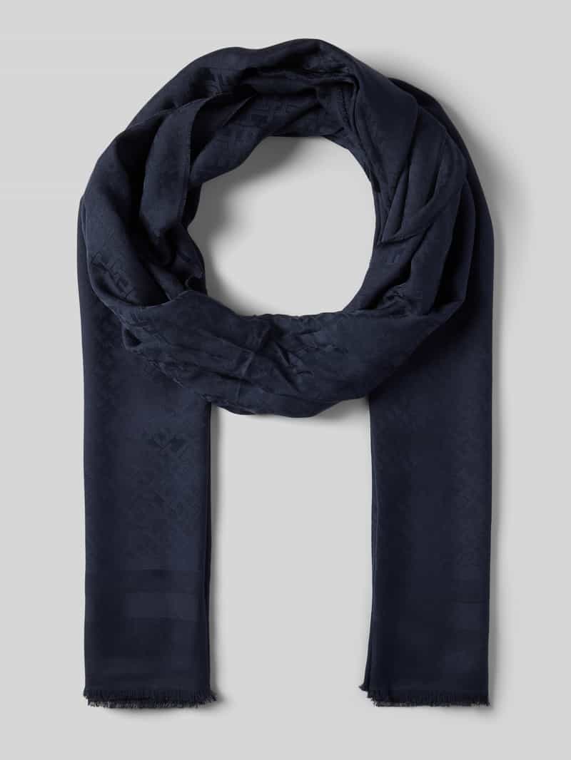 Szal z frędzlami model ‘JACQUARD’