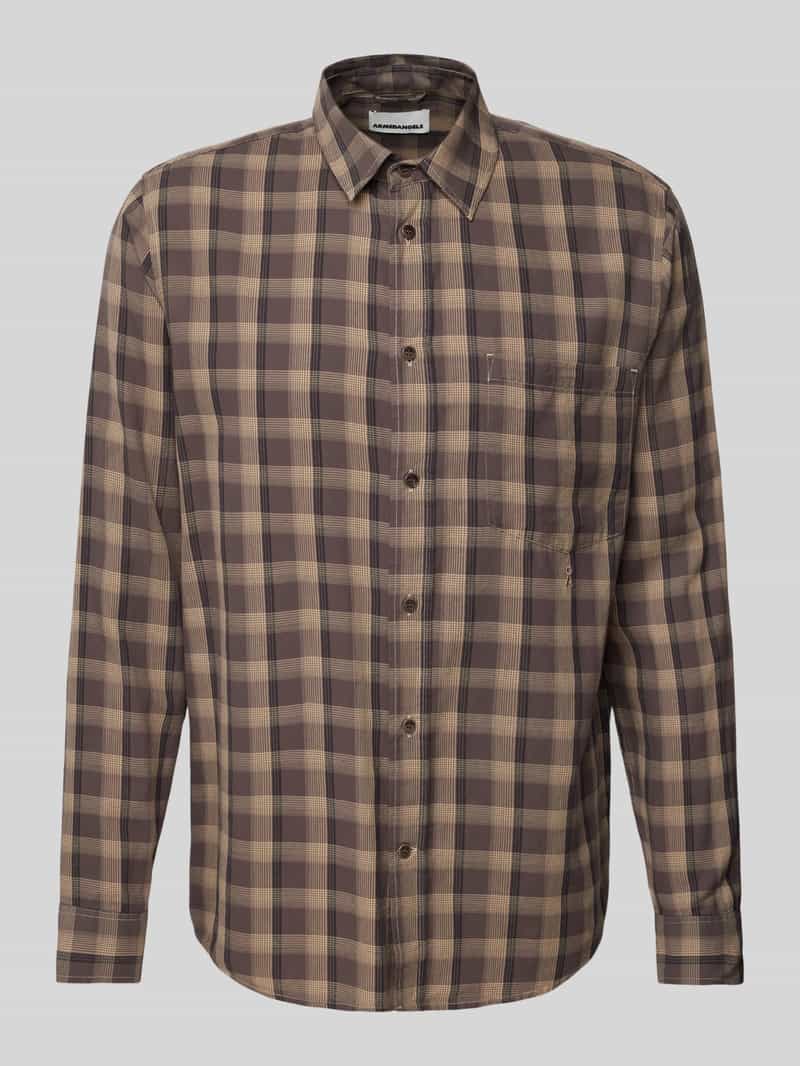 Koszula casualowa o kroju regular fit z wyhaftowanym logo model ‘NOAAMOS’