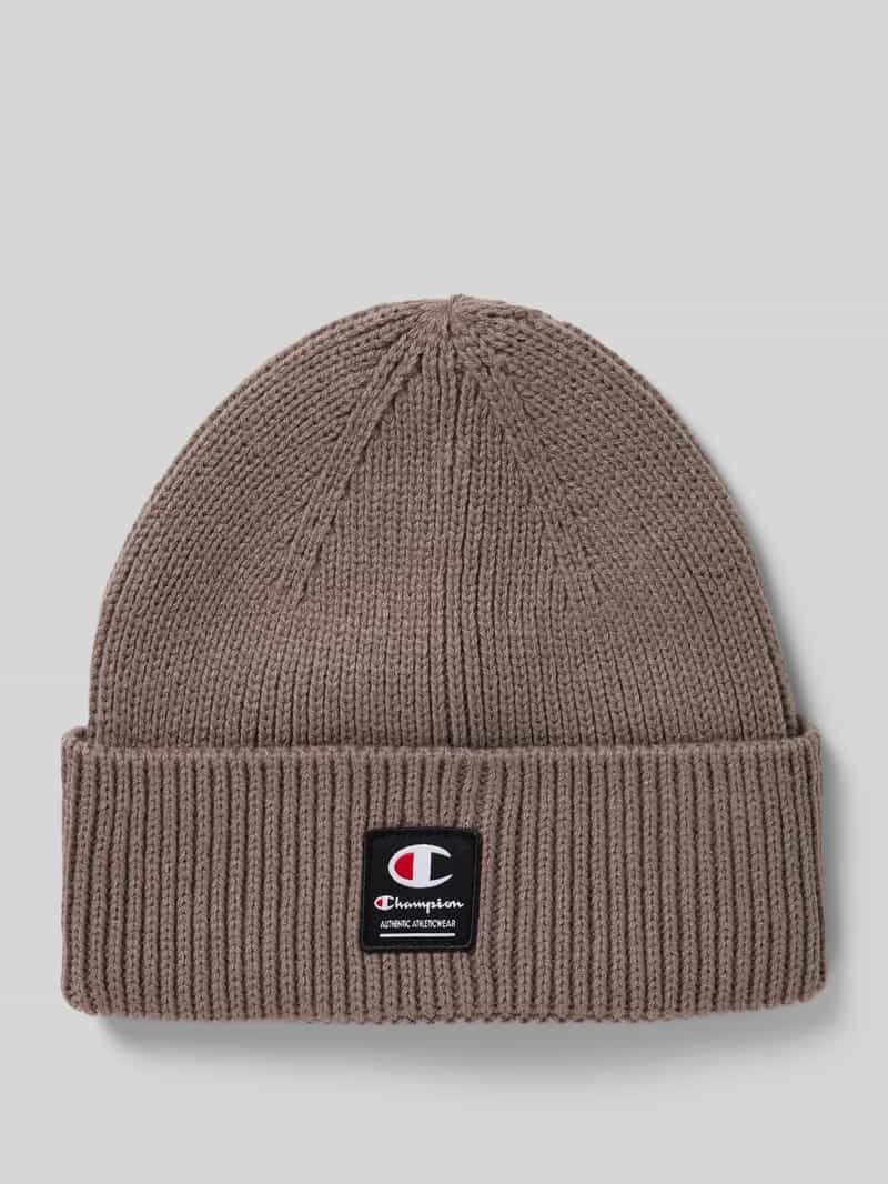 Czapka beanie z naszywką z logo