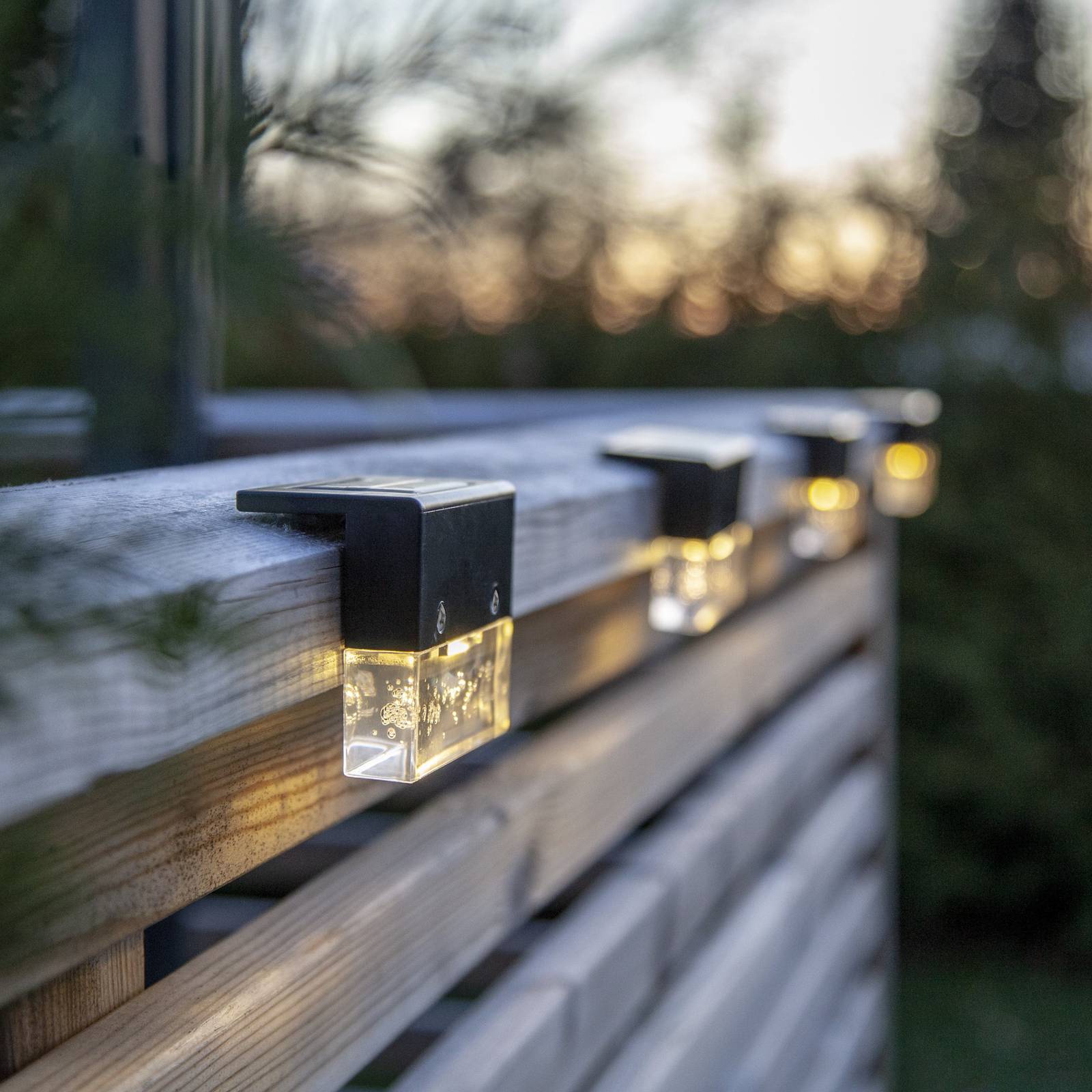 STAR TRADING Lampa solarna LED Bubbly Fence, czarna, plastikowa, zestaw 4 sztuk