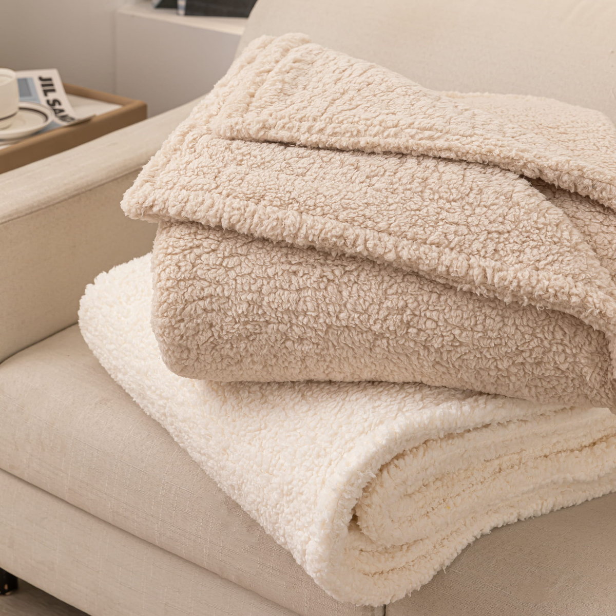 Koc z bukli 80x160 cm Baranek Dreamy Boucle beżowy Spod Igły i Nitki
