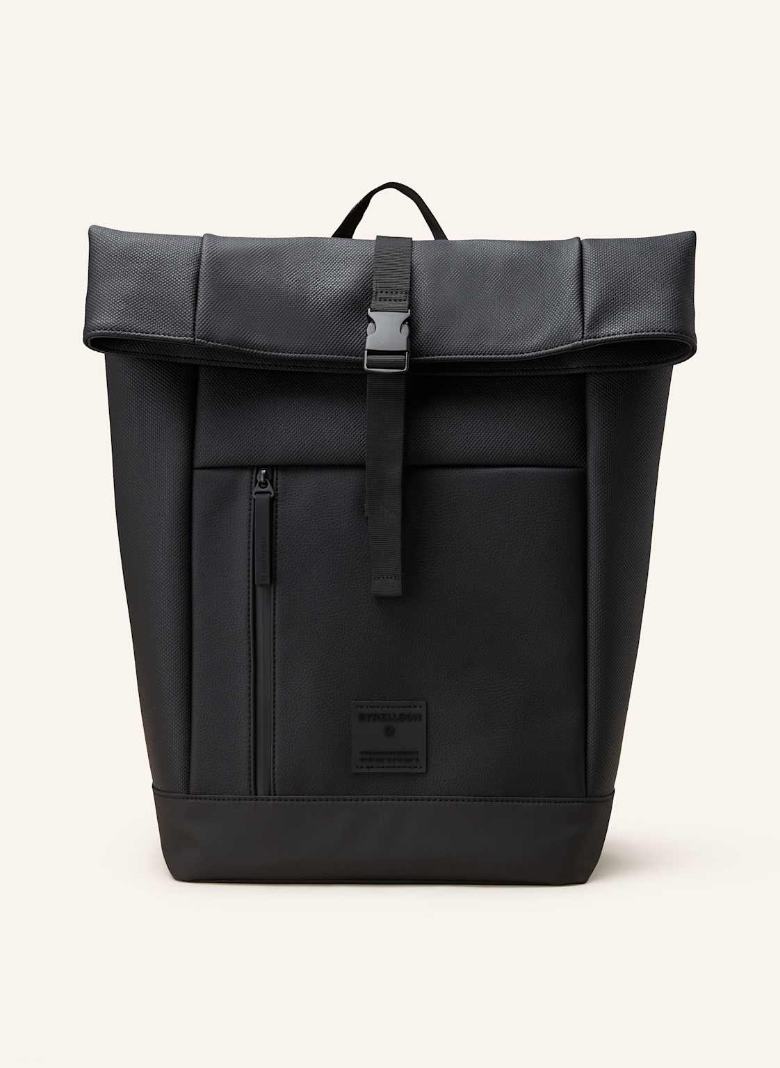 Plecak z naszywką z logo