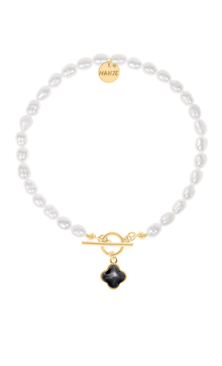 Bransoletka z pereł z pozłacaną koniczyną z czarną emalią 20 cm