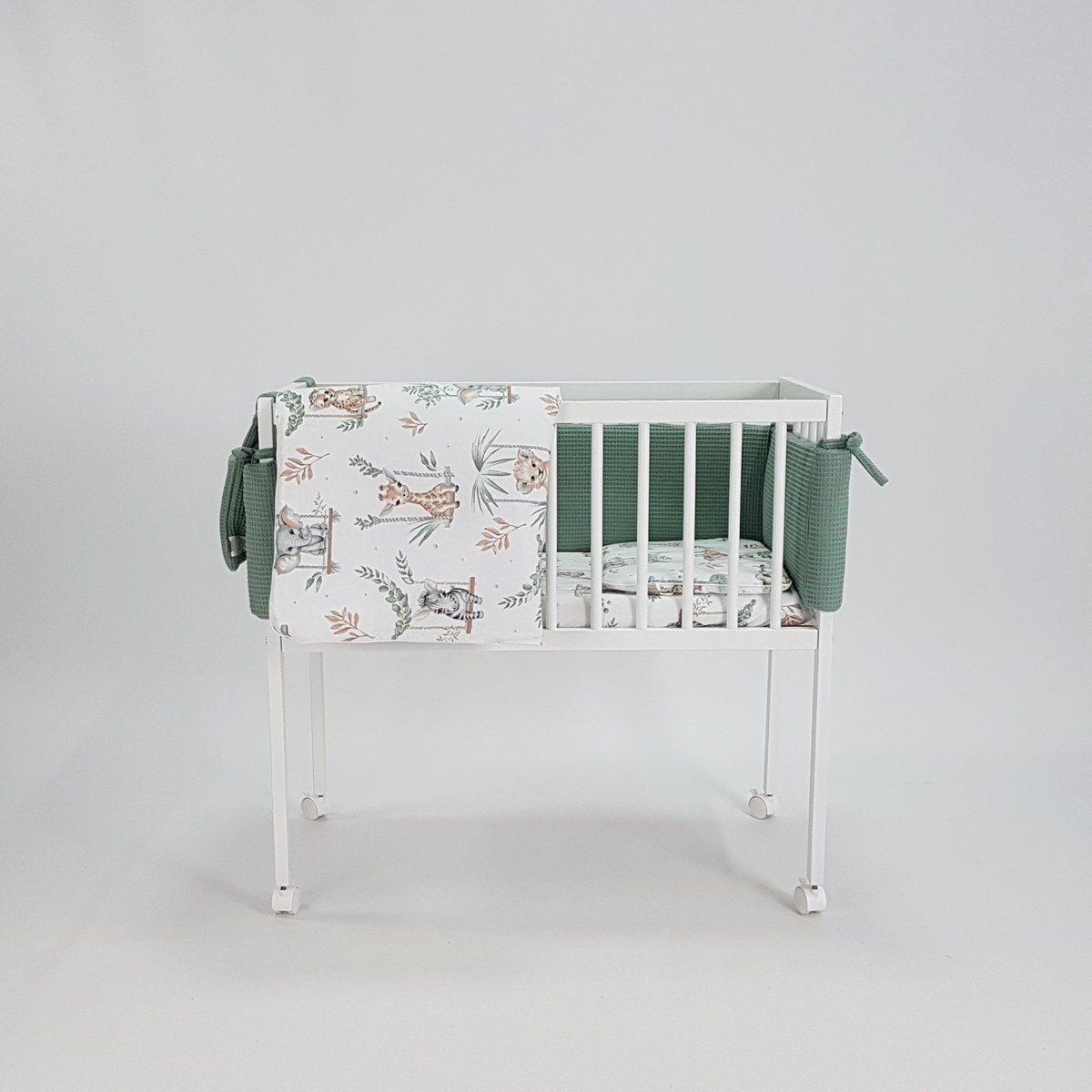 Łóżeczko dziecięce MINI 80x40cm białe z pościelą khaki - safari.