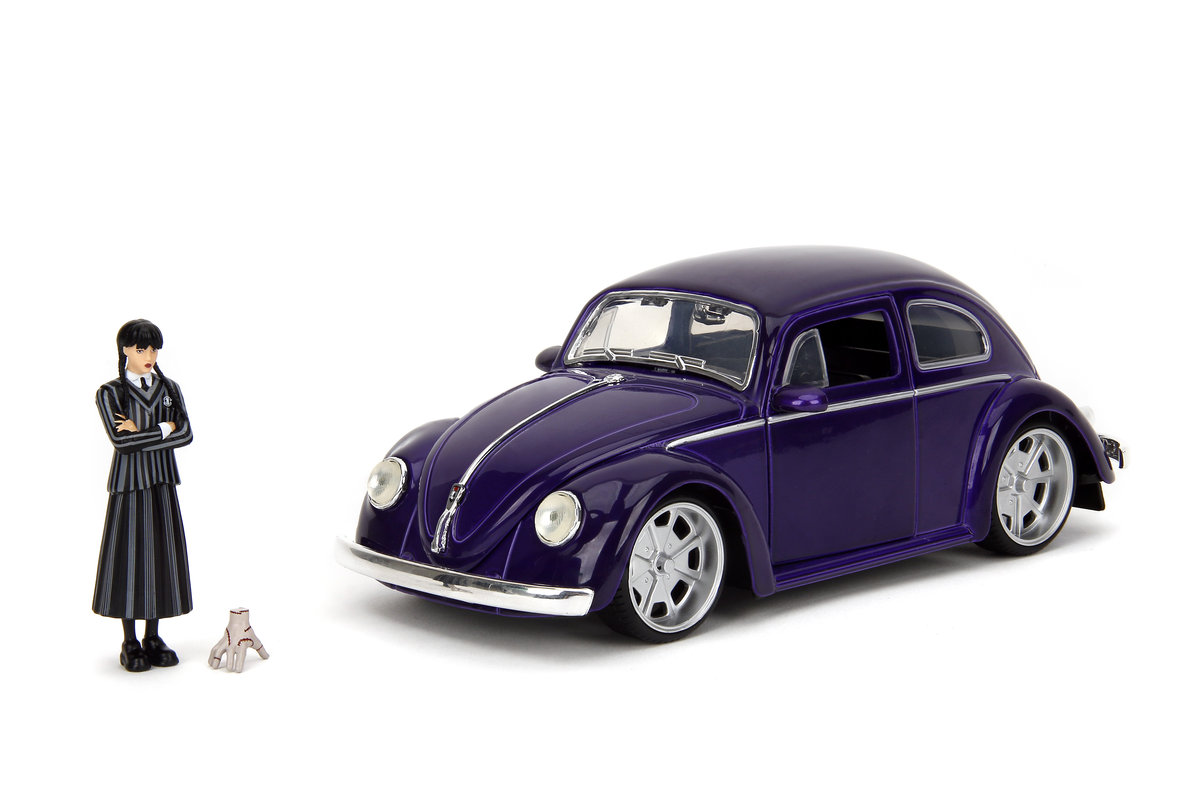 JADA VOLKSWAGEN BEETLE + FIGURKI WEDNESDAY ADDAMS I RĄCZKA 1:24 253255076