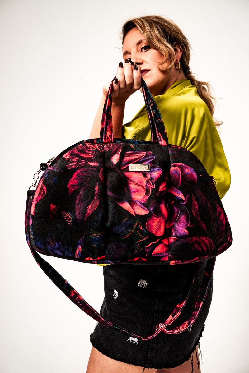 PROPS & OKEE Torebka damska elegancka wzór kwiaty welurowa Rosy Sunset