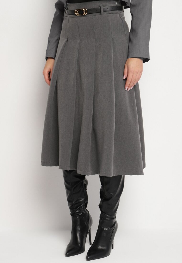 Szara Rozkloszowana Spódnica z Wiskozą Ozdobiona Paskiem i Plisami Fidelin