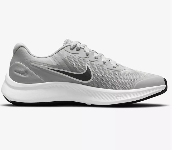 Buty młodzieżowe sportowe Nike Star Runner Gs DA2776-005 r. 38