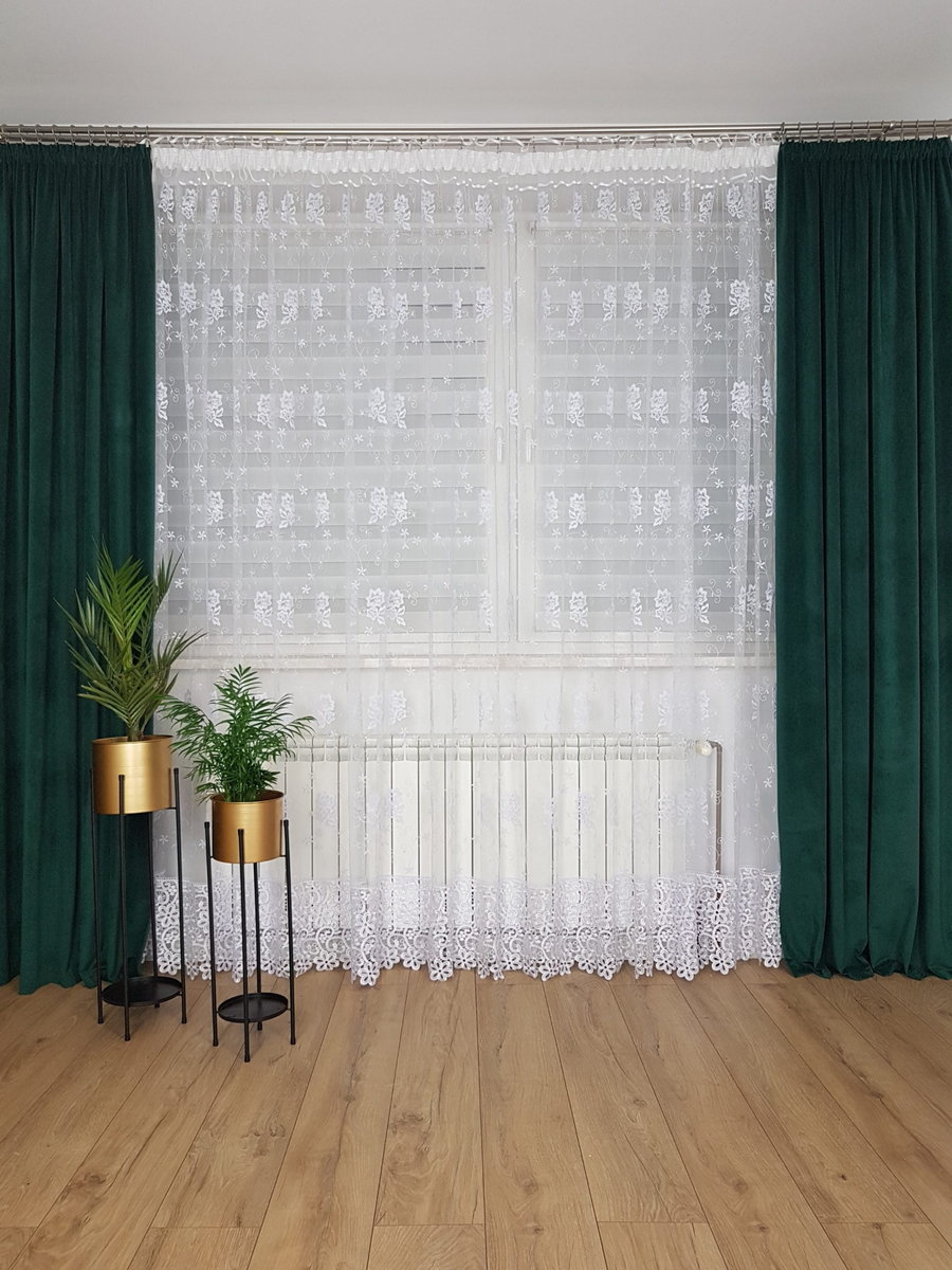 Długa firana gotowa z markizety, firana do salonu