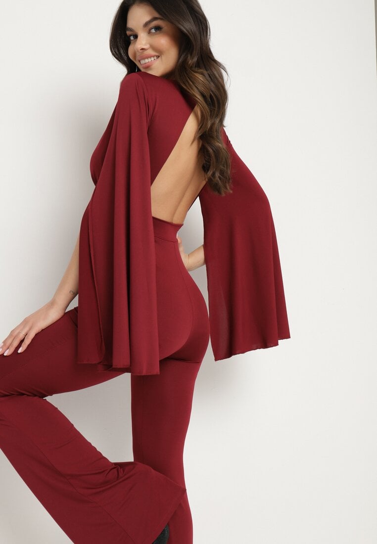 Bordowy Długi Kombinezon z Szerokimi Rękawami i Odkrytymi Plecami Dasima