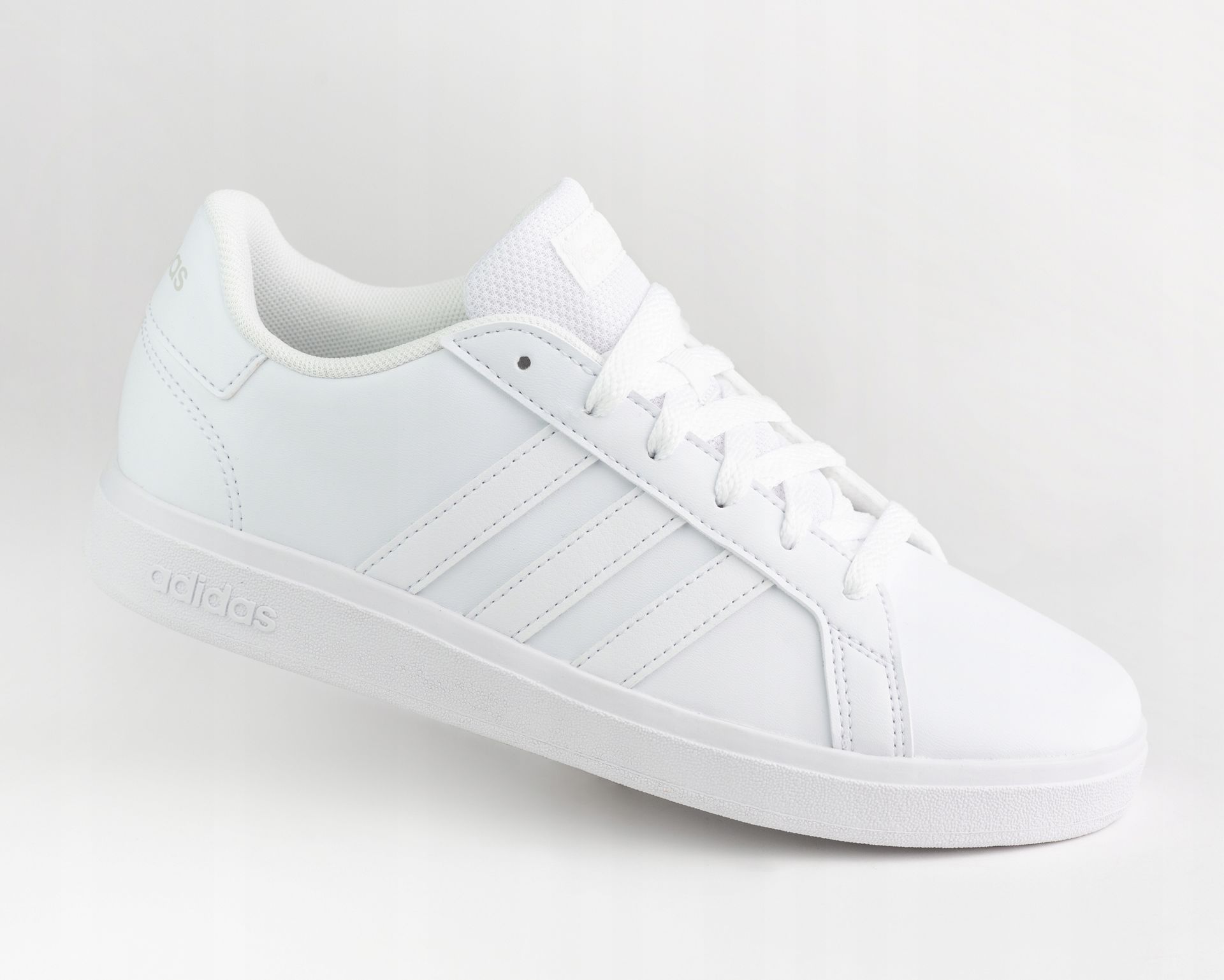 Obuwie damskie sportowe Adidas Grand Court 2.0K FZ6158 klasyczne biel 40