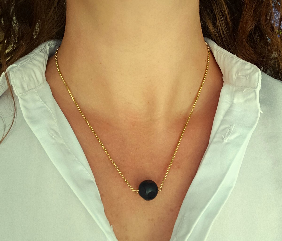 CZARNO ZŁOTY NASZYJNIK Z KULĄ MATOWY ONYKS SZLIFOWANY ŁAŃCUSZEK 50 cm + 5cm