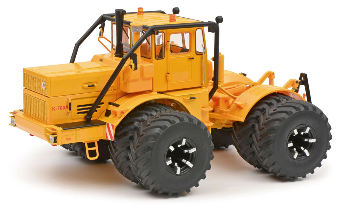 Metalowy model kolekcjonerski traktora Kirovets K700 A na bliźniakach Schuco 1:32