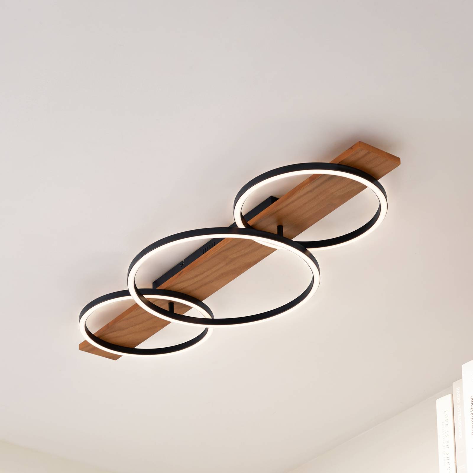 Lampa sufitowa LED Lindby Galad, biały/czarny, drewno, 3-punktowa.