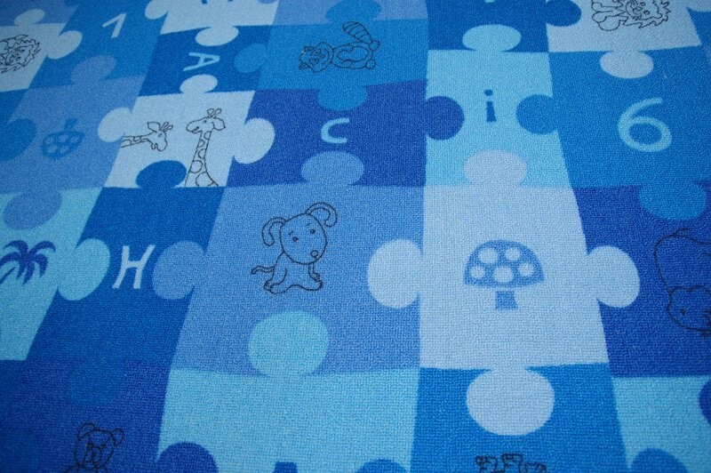 Dywan dziecięcy PUZZLE niebieski 100x500 cm