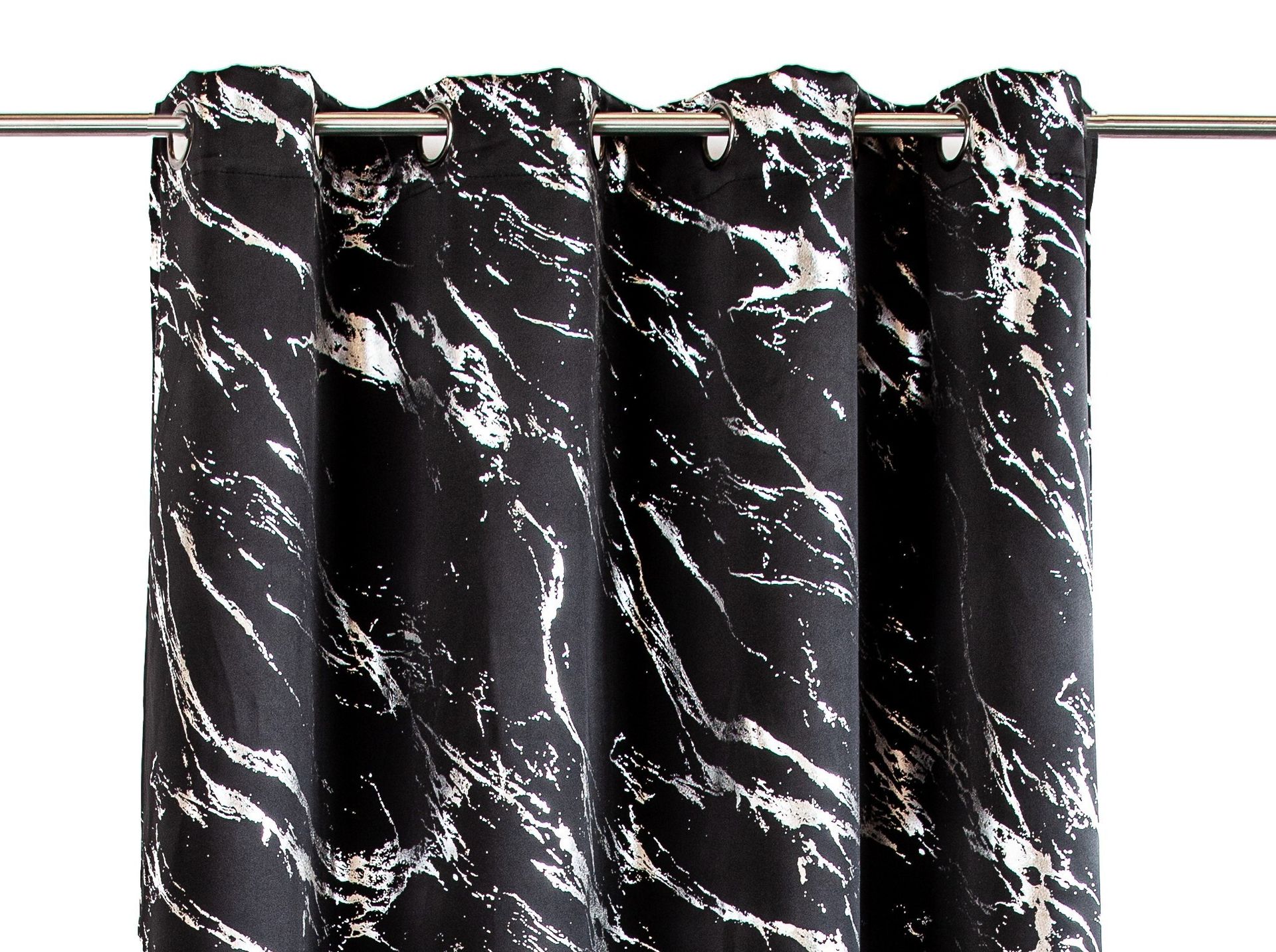 Zasłona zaciemniająca ENDLESS CHIC SILVER 140x270 na przelotkach