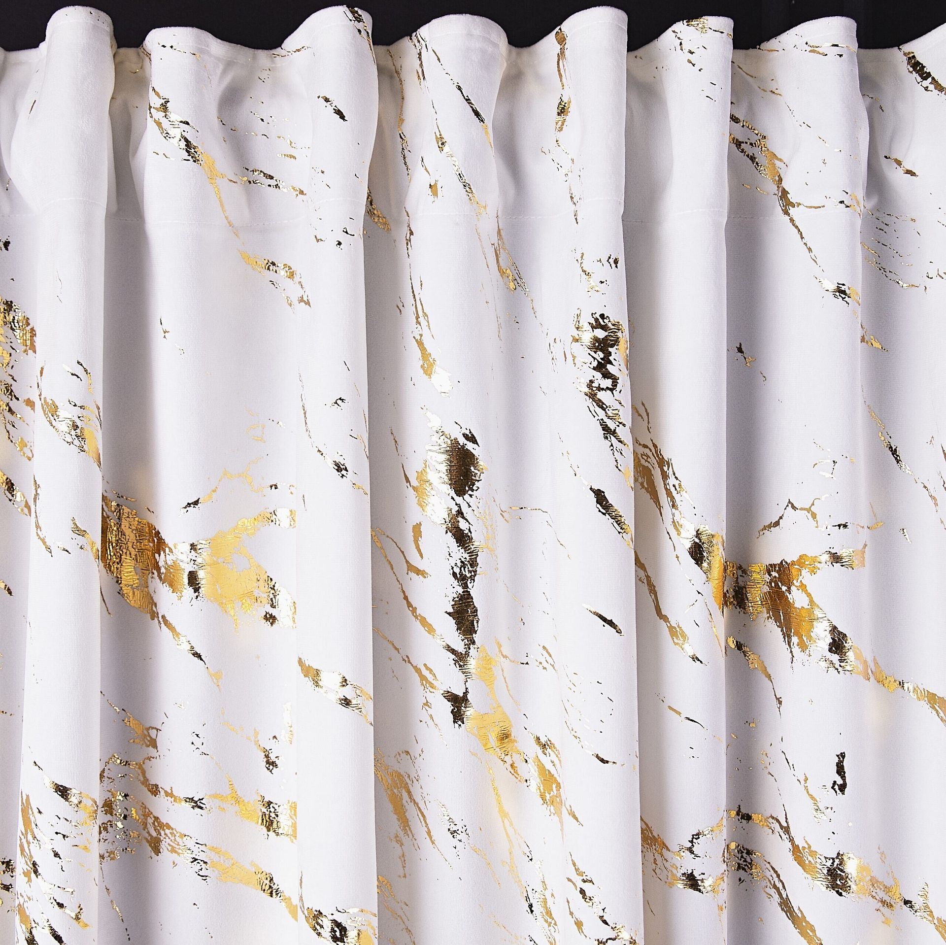 Zasłona welwetowa ENDLESS CHIC GOLD 140x270 na taśmie