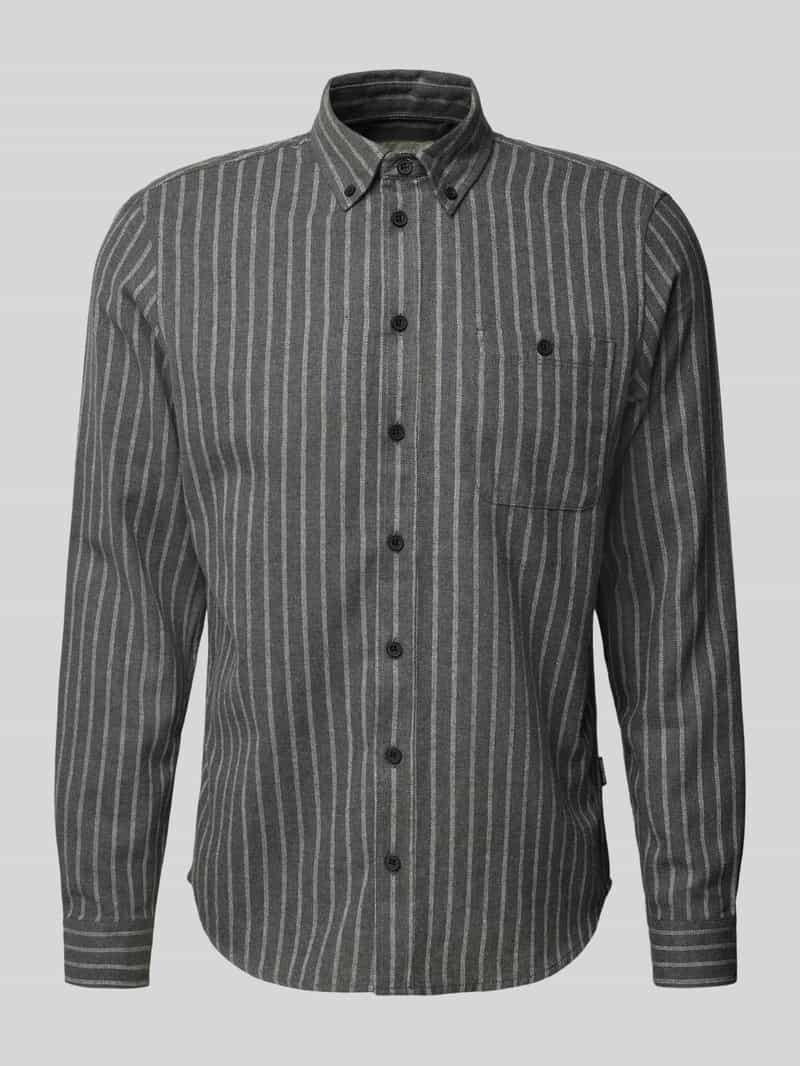 Koszula casualowa o kroju regular fit z kołnierzykiem typu button down