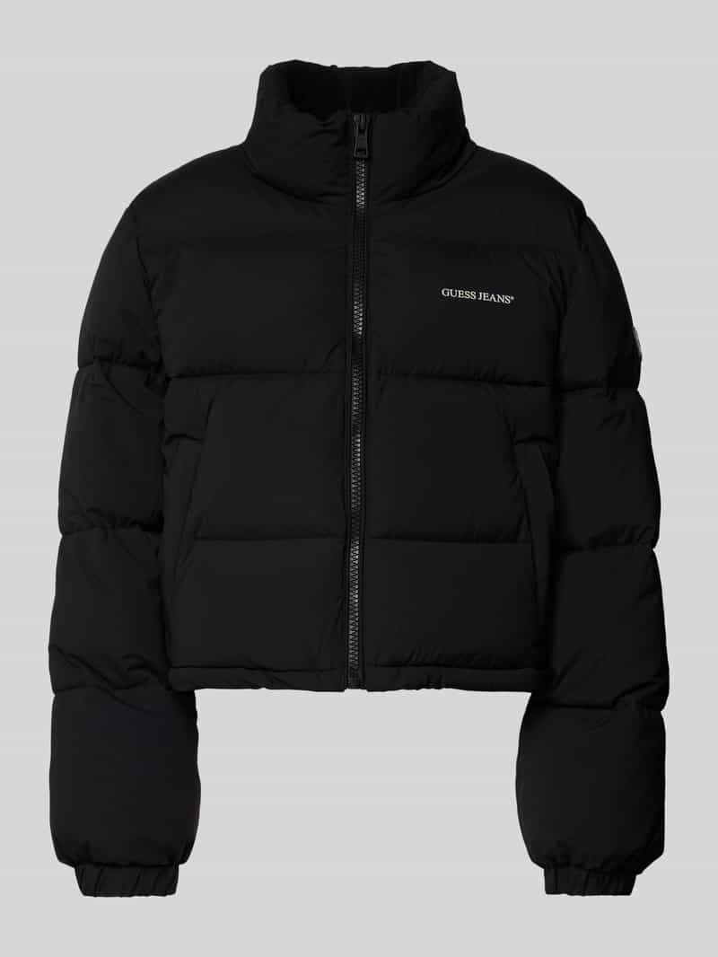 Kurtka pikowana krótka z nadrukiem z logo