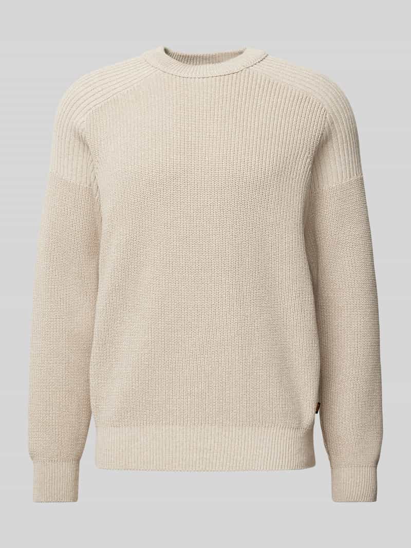 Sweter z dzianiny z obniżonymi ramionami model ‘Alamaka’