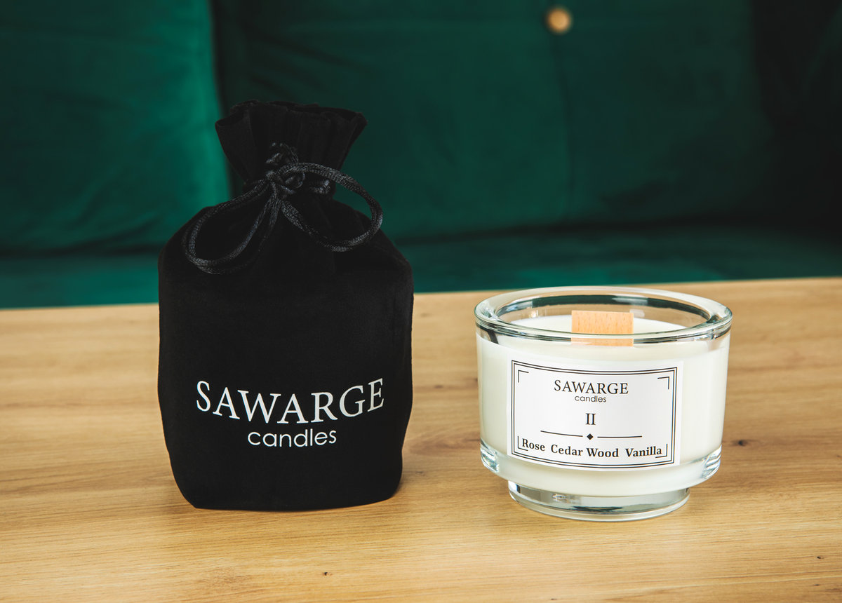 Świeca Zapachowa Sojowa No2 / Wanilia Róża Drzewo Cedrowe 150g, drewniany knot,35h/Sawarge Candles