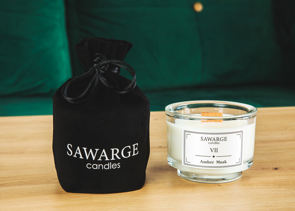 Świeca Zapachowa Sojowa No7/ Bursztyn Piżmo 150g, drewniany knot, 35h/Sawarge Candles