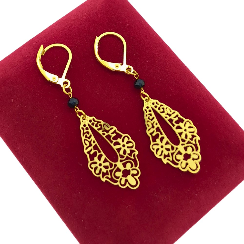 Kolczyki Wiszące Koralik i Ażurowy Liść z Kwiatów - Pozłacana stal chirurgiczna