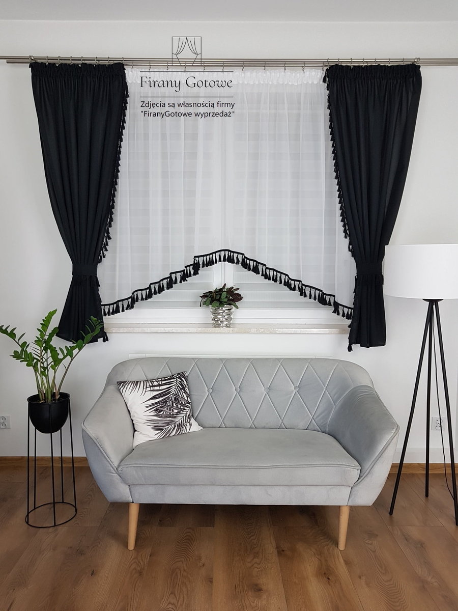 Firana gotowa boho z frędzelkami czarna, nowoczesne firany do salonu