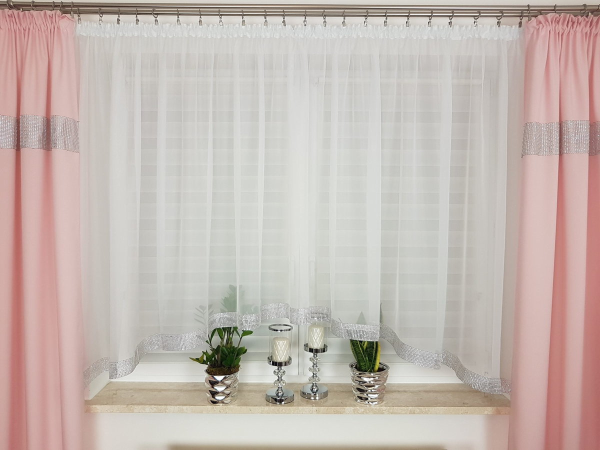 Firanka z cyrkoniami, eleganckie firanki do salonu gotowe, firany do salonu