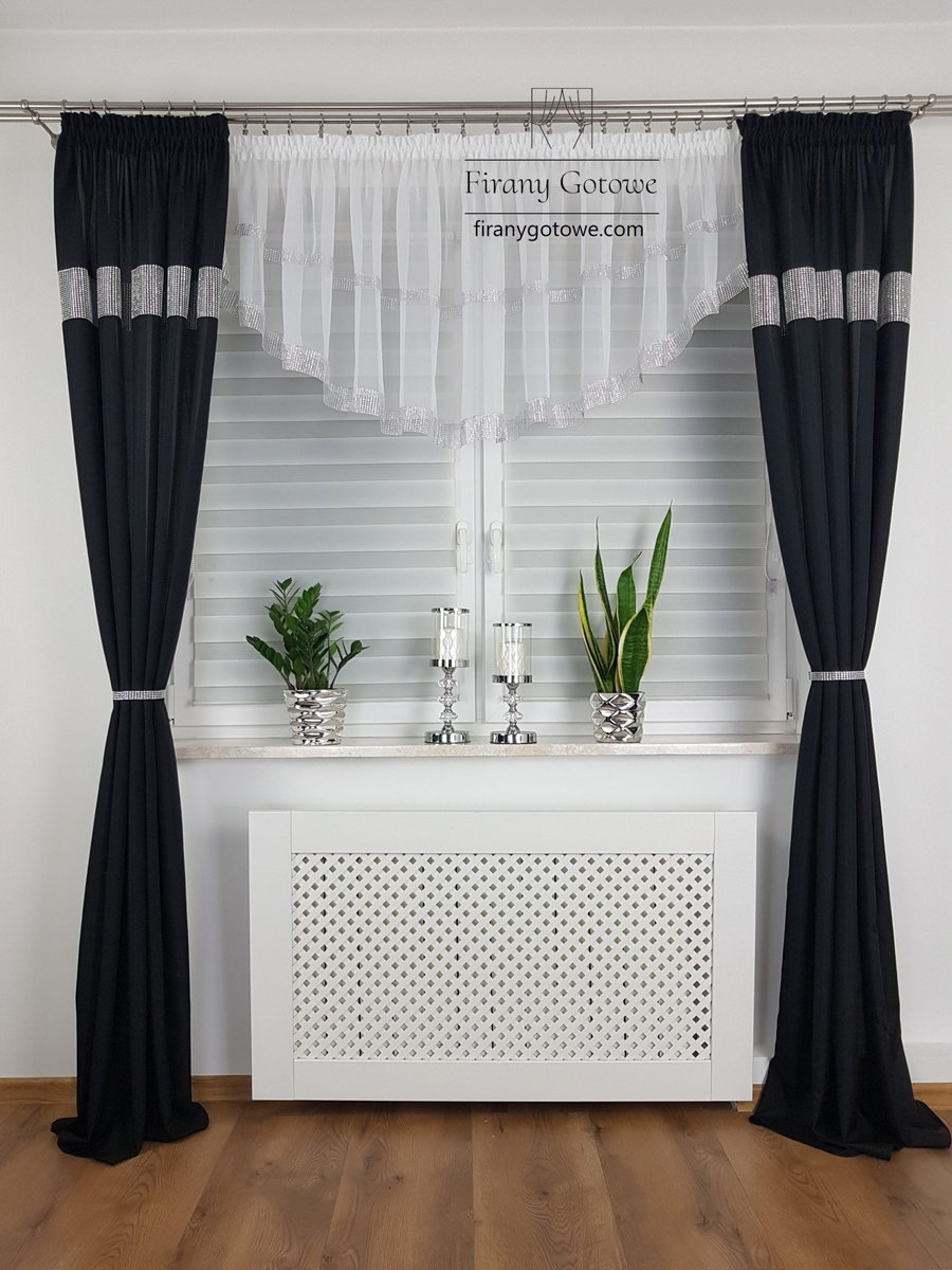 Firana gotowa z cyrkoniami, firanka do salonu krótka z zdobieniami