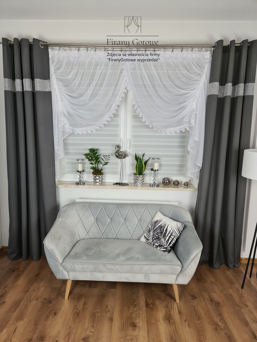 Firanka z gipiurą- biała, elegancka firana do salonu