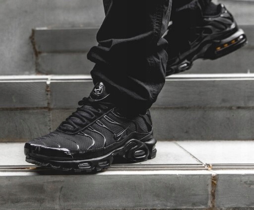 Buty Sportowe Męskie Nike Air Max Plus Tn Triple Black Czarne 604133-050 43