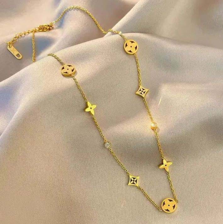Naszyjnik celebrytka z symbolami premium ze stali chirurgicznej