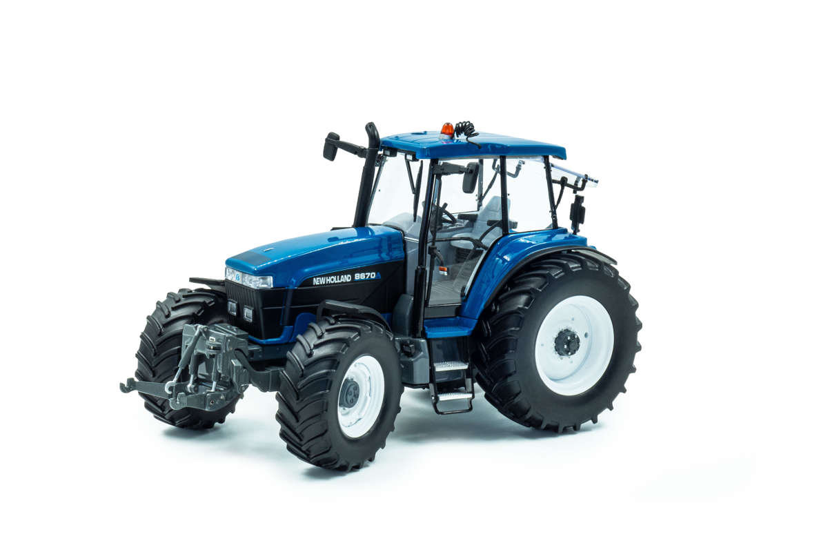 Kolekcjonerski model traktor New Holland 8670A ROS 1:32