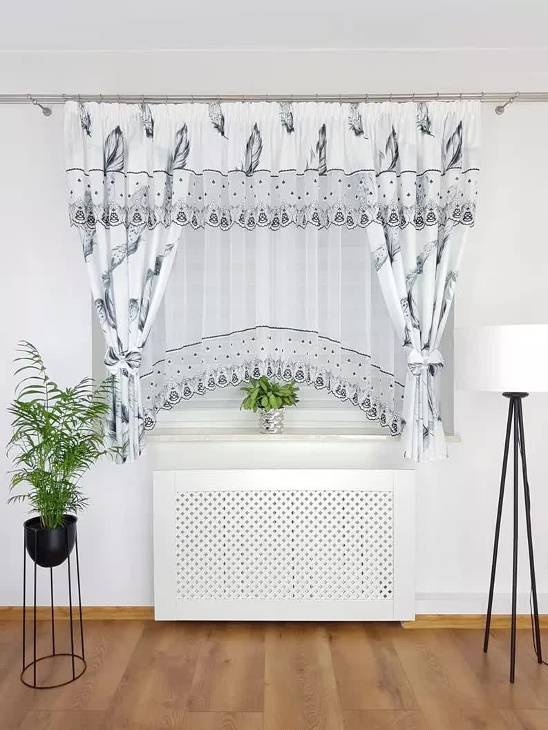 Firana gotowa z modnym wzorem czarnych piór, nowoczesne firanki do salonu