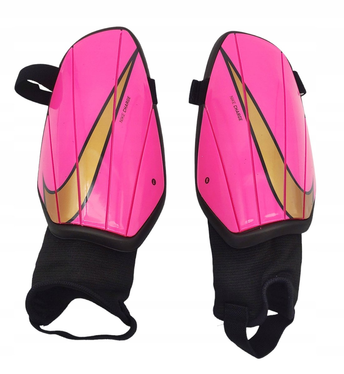 Ochraniacze Nike Charge Piłkarskie SP2164600 M