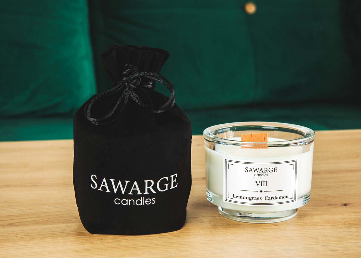 Świeca Zapachowa Sojowa No8 / Trawa Cytrynowa Kardamon 150g, knot drewniany, 35h/Sawarge Candles